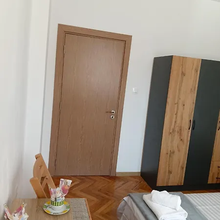 Guest Ilko 瓦爾納